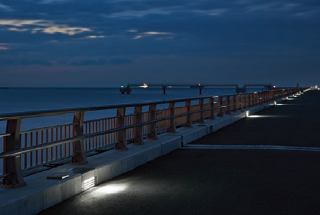 樹脂充填LEDユニット「レディオック レクト」 | 建築外構・景観演出用