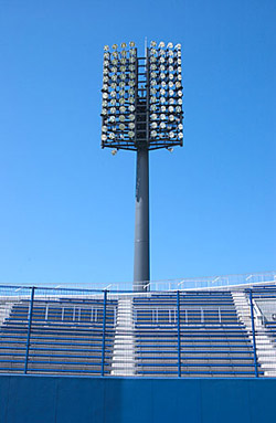 ページ2 こまちスタジアム 秋田県立球場 の照明設備 岩崎電気