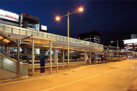 図3　バスターミナル夜景