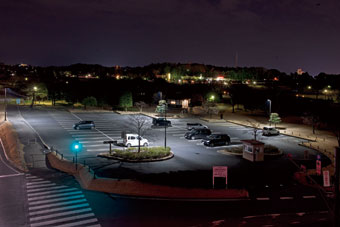 図2　桜山第3駐車場の夜間遠景
