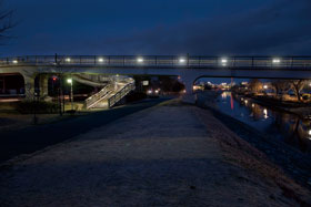 図6 偕楽橋の夜間遠景