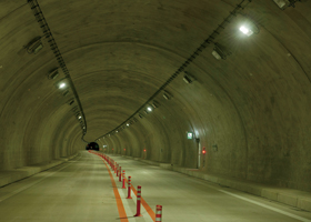 図10 的野トンネル