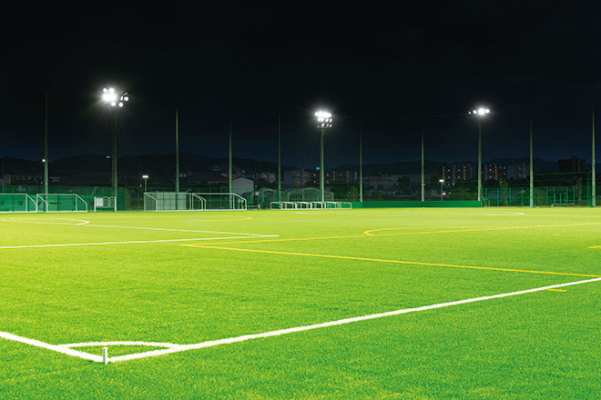 泉佐野南部公園グラウンド スポーツ施設照明 サッカー 納入事例 岩崎電気